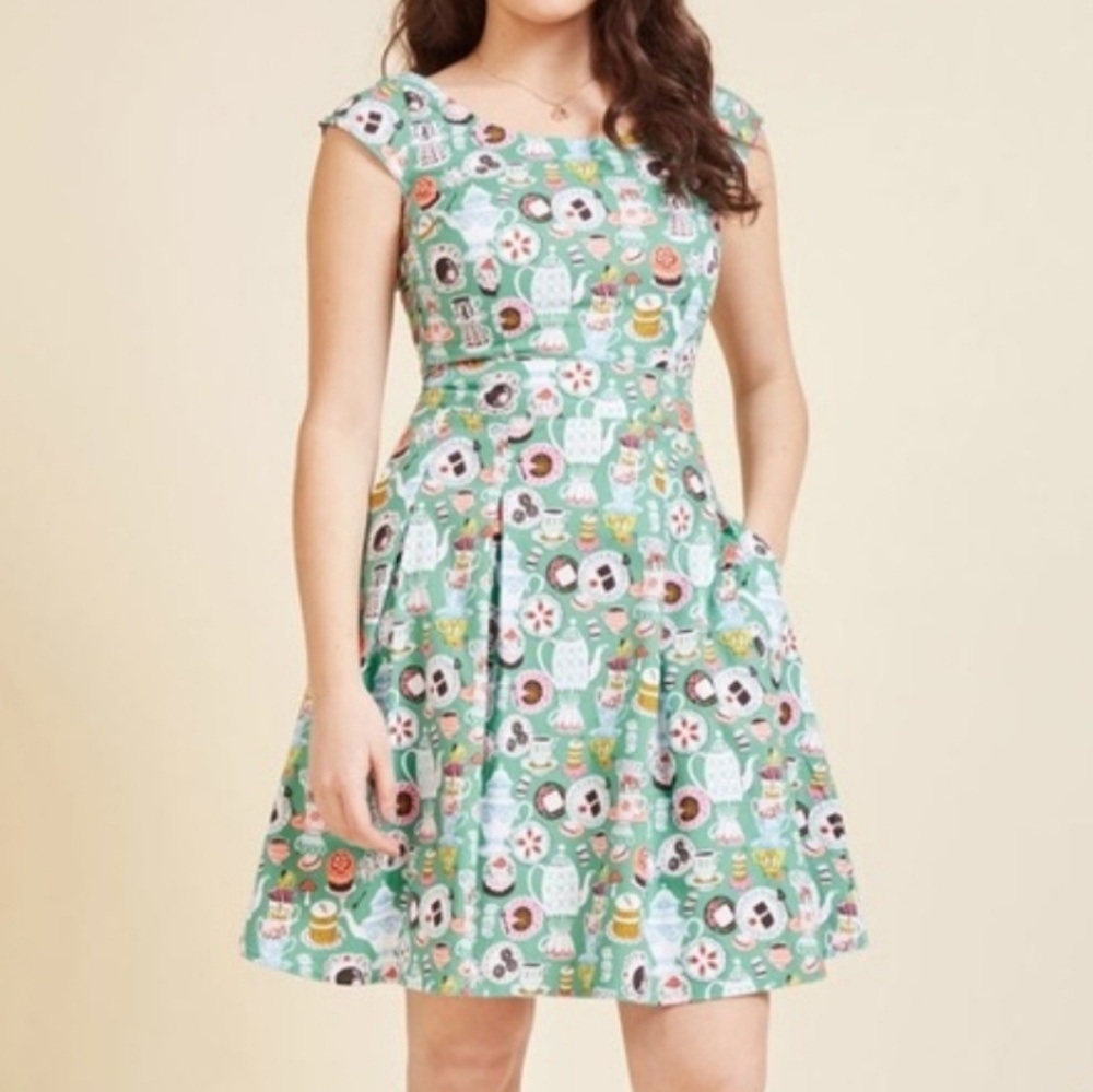 Retrolicious Mad Tea Party Dress 1X